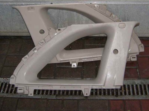 Chrysler Pacifica tapicerka oslona plastik słupek