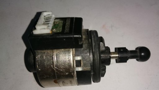 SILNICZEK REGULACJI LAMPY VA AUSI SKODA 74862100AC
