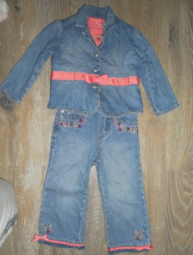 3cz.Pikrásny komplet sako spod.bluzk.JEANS 24m