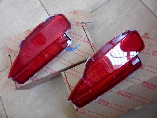 81580-0D060 - ПРОТИТУМАННА ФАРА ПРАВА YARIS III ' 13 НОВА *