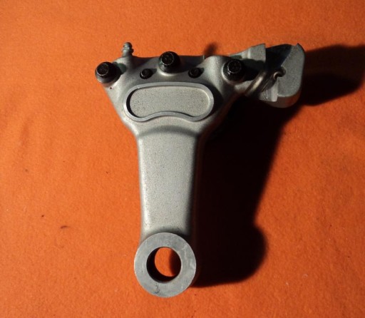 HARLEY ЗАДНІЙ ГАЛЬМІВНИЙ СУПОРТ TOURING TWIN CAM 00-07