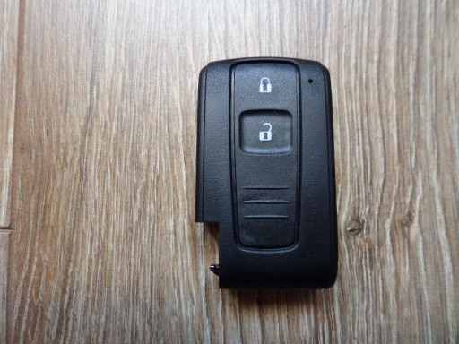 11 1 - Дистанционный ключ для Toyota Avensis Verso Corolla.