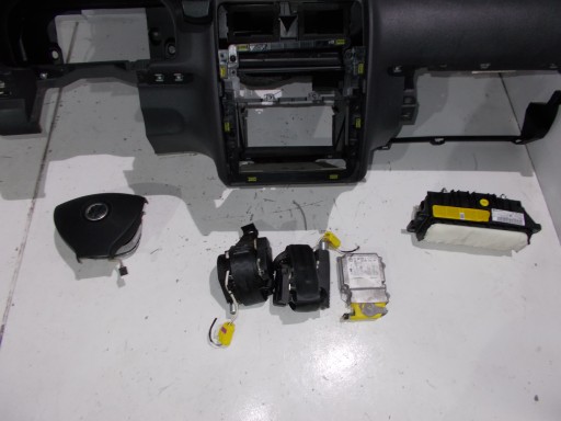 VW TOURAN LIFT DASHBOARD CONSOLE AIRBAG AIRBAGS TENSION BELTS