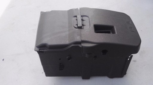 AM51-10723-AE - FORD FOCUS MK3 LIFT КОРПУС АКУМУЛЯТОРА AM5110723A