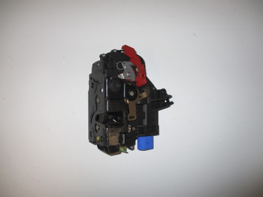 SKODA OCTAVIA II lock door left rear part 7L0839015