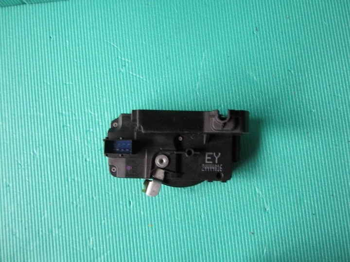 LOCK DOOR RIGHT FRONT OPEL ZAFIRA 24444016EY photo 1 - milautoparts-fr.ukrlive.com