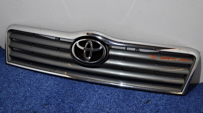 TOYOTA AVENSIS T25 GRILLE CALANDRE DU RADIATEUR CHROME 531140D060 photo 1 - milautoparts-fr.ukrlive.com