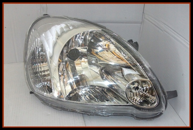 LAMP LAMP RIGHT TOYOTA YARIS 02-05 ELE FROM ENGINE photo 2 - milautoparts-fr.ukrlive.com