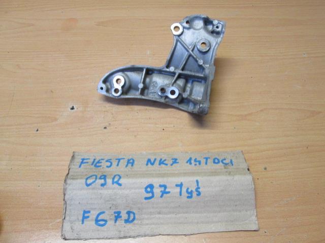 F67D BRACKET ENGINE FORD FIESTA MK7 1.4 TDCI photo 1 - milautoparts-fr.ukrlive.com