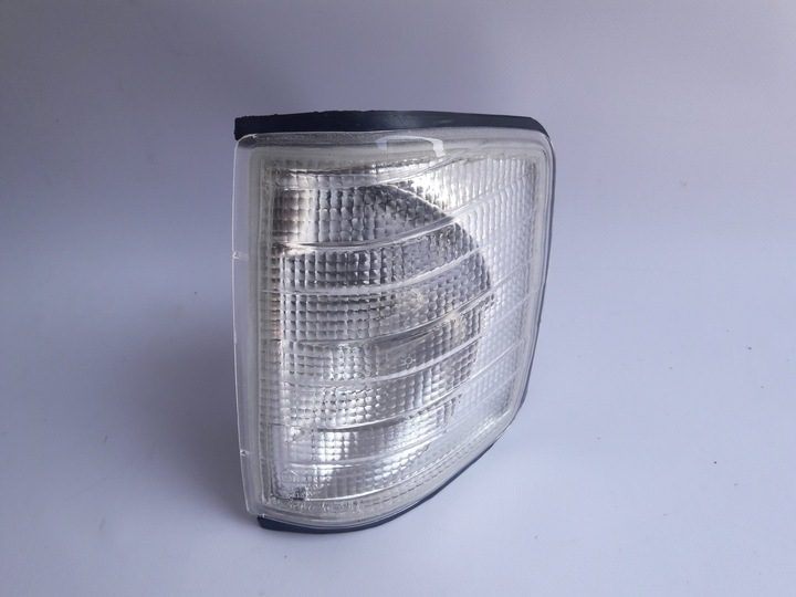 DIRECTION INDICATOR BLINKER MERCEDES W201 190 LEFT WHITE photo 1 - milautoparts-fr.ukrlive.com