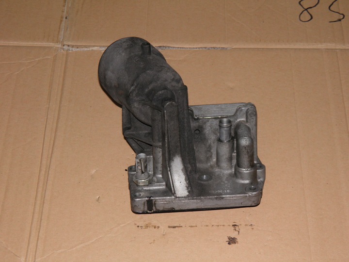 VW T5 2.5TDI 03- SUPPORT DE FILTRE HUILES AVEC RADIATEUR photo 2 - milautoparts-fr.ukrlive.com