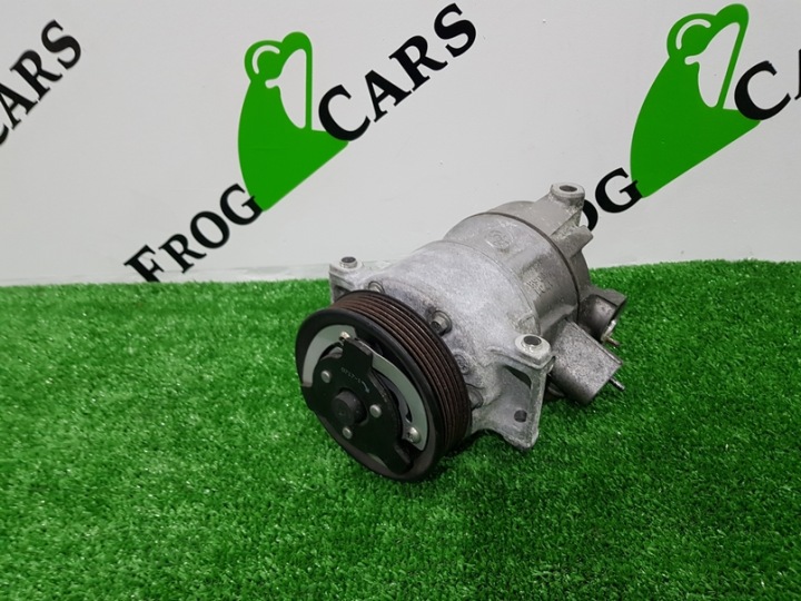 AUDI Q3 8U 2.0 TFSI KOMPR. CLIMATISATION 8U0816803