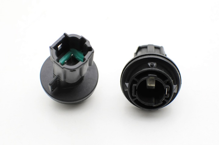 NISSAN NP300 NAVARA 2015- ADAPTER SOCKET SIDE BLINKER ^ photo 1 - milautoparts-fr.ukrlive.com