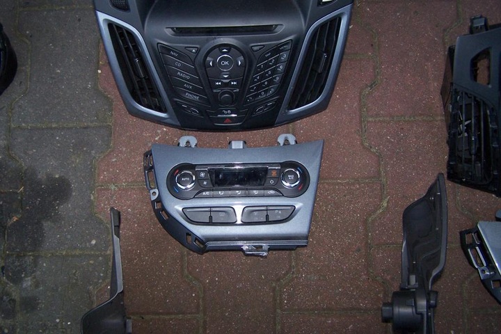 фото №1, Панель кондиционера ford focus mk3