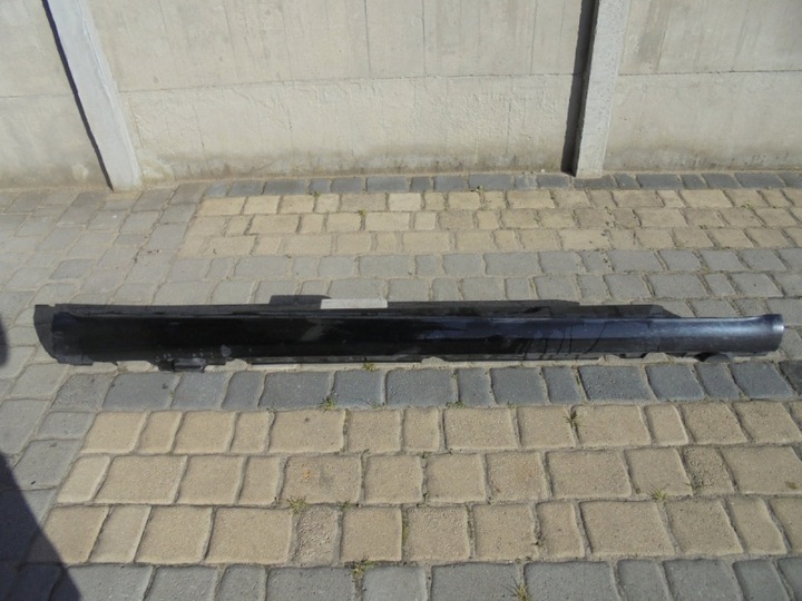 фото №1, Mercedes w205 avantgarde - планка пороговая правая