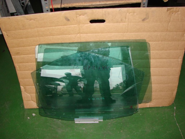 фото №1, Скло двері зад volvo s60 v70 ліва права