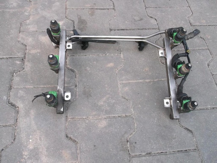 фото №1, Планка форсунок audi a4 b5 2.4 v6 -доставка-