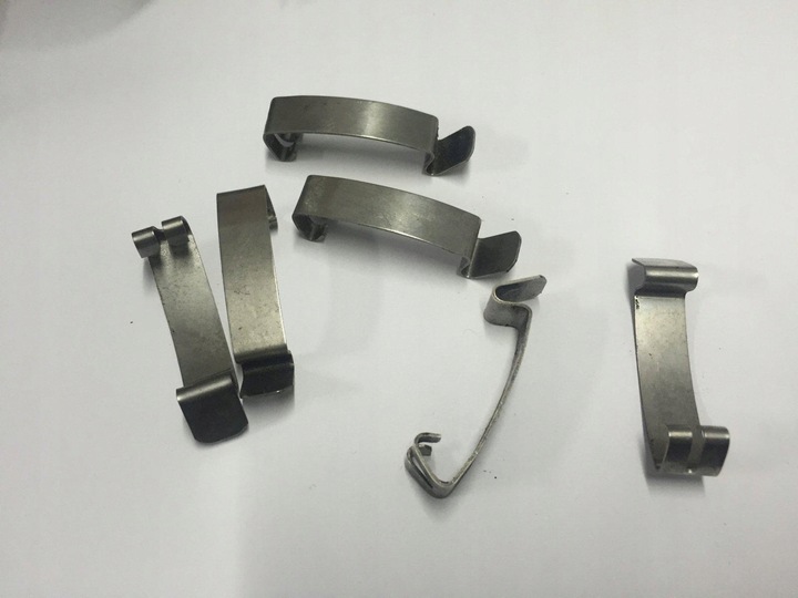 фото №1, Кліпса засувка кріплення фільтра volvo s40 v40