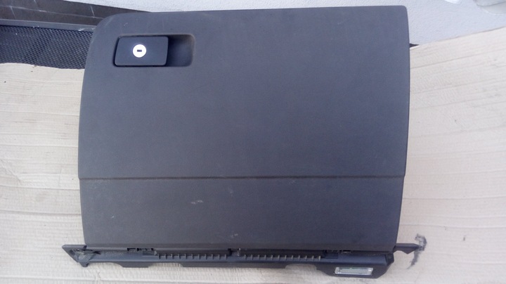 фото №2, Бардачок 3g1857097c,d vw passat b8