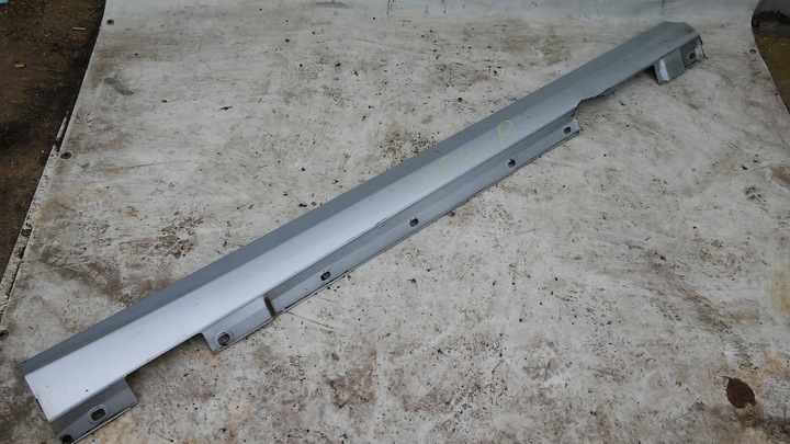 фото №1, Mercedes w204 рестайлінг планка накладка порогова права