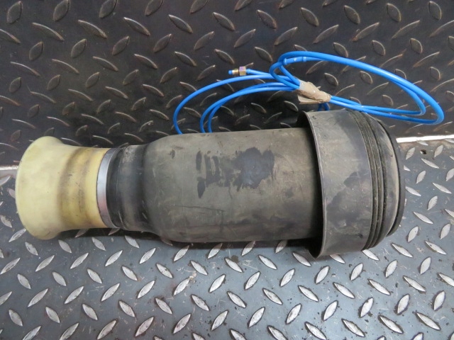 фото №1, Амортизатор пневматичний повітряна подушка bmw e70 e71 6790079