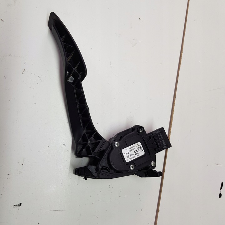 фото №1, Потенциометр газа opel insignia 2.0 cdti