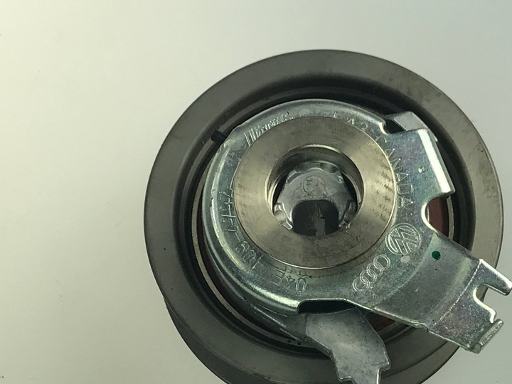 фото №4, Audi a3 8v ролик натягувач 04e109479a