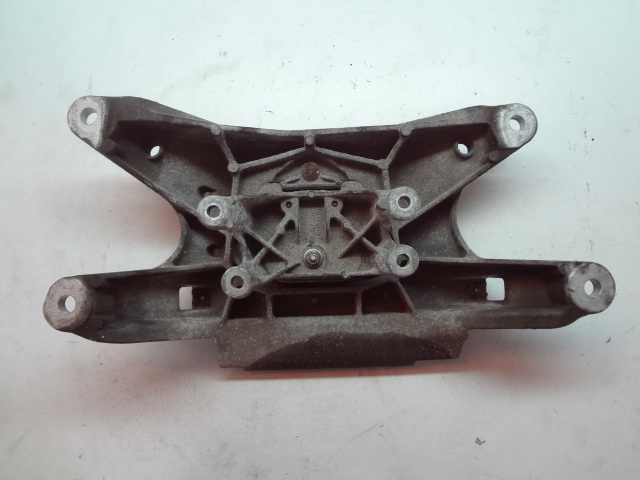 фото №1, Audi a5 07-12r 1.8 tfsi лапи подушка коробки