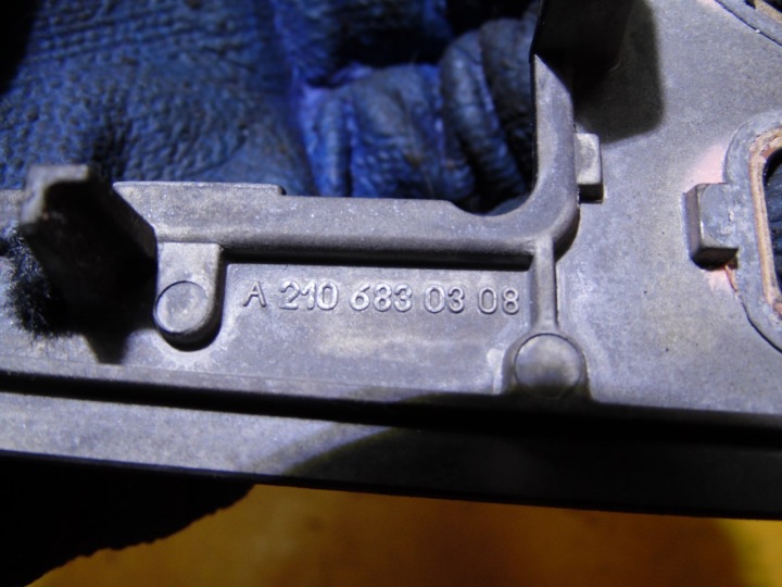 фото №8, Рамка корпус воздуховод mercedes w210 a210683030