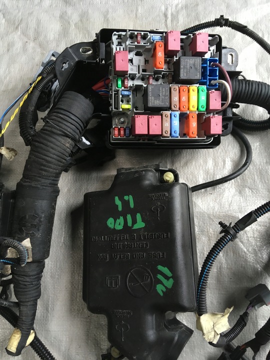 фото №1, Tipo коробка корпус предохранителей корпус 2016-