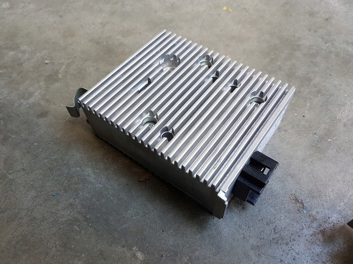 фото №1, Actros mp4 arocs antos преобразователь напряжения 24v/12v 10a 0015421725