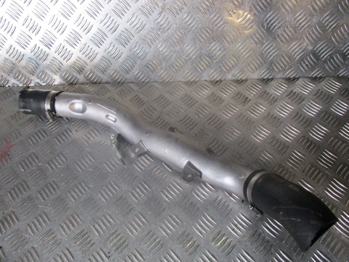 hose pipe of the intercooler Toyota Avensis 2.0D 2013r T2