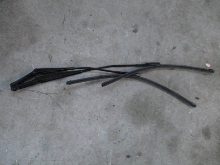 wiper arm AUDI Q3 8U0
