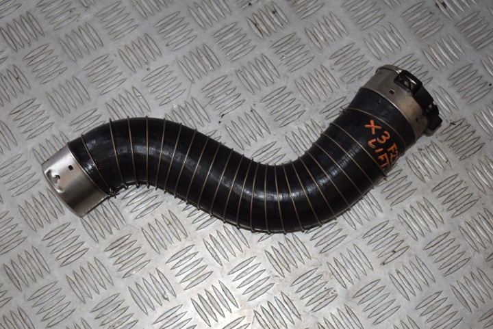 hose wiring of the intercooler BMW X3 F25 LIFT