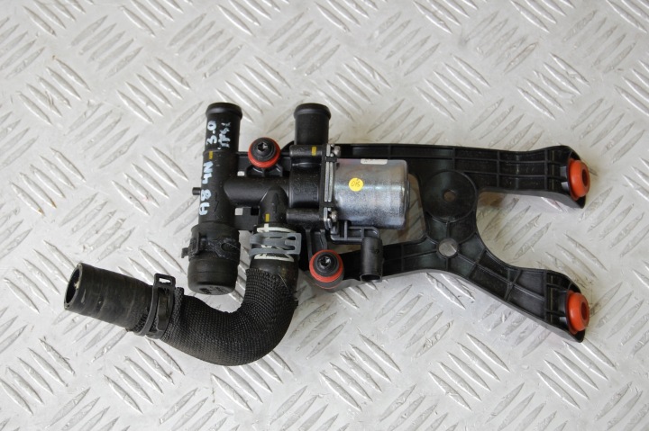 POMPA AUSILIARIA ACQUA MOTORE VALVOLA AUDI A8 D5 4N 4N0820035A