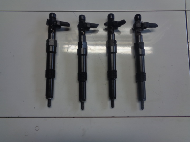 FORD MONDEO MK3 2.0TDCI Einspritzdüse Einspritzdüse EJDR00701D