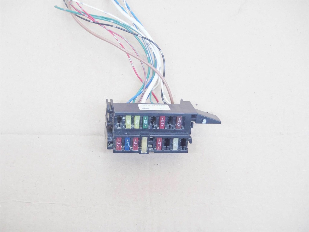 Купити Auris corolla avensis роз'єм колодка запобіжників