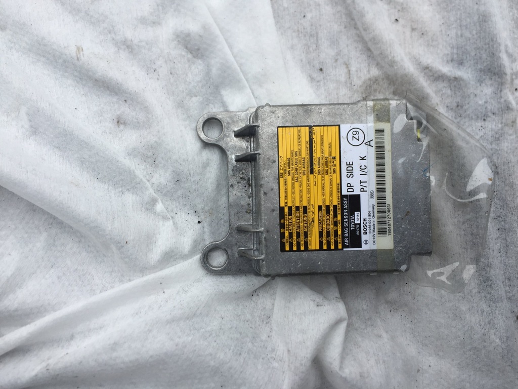 фото №1, Lexus is220d 2005-2011 - модуль датчик подушка безпеки