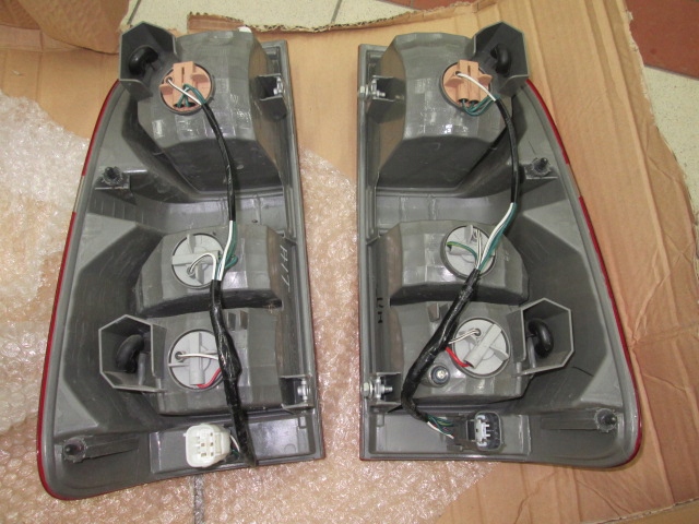 фото №2, Оригінальна лампа задня задня права hilux 2012 rok