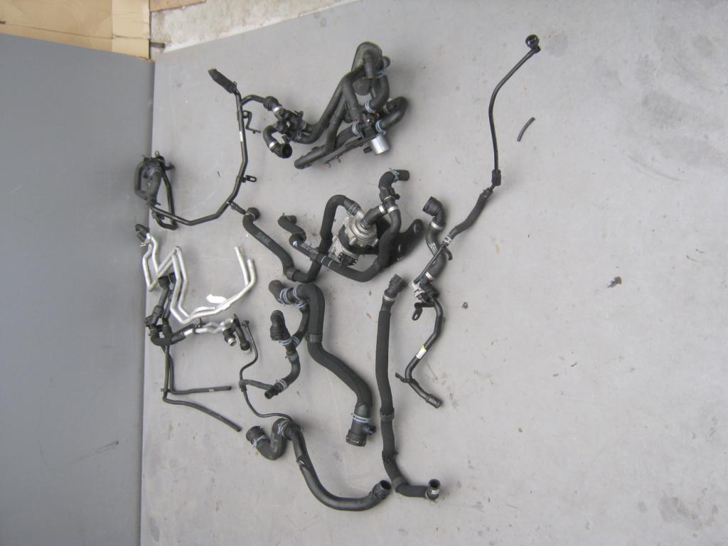 фото №1, Audi a4 8k трубка waz wody 04l121065b