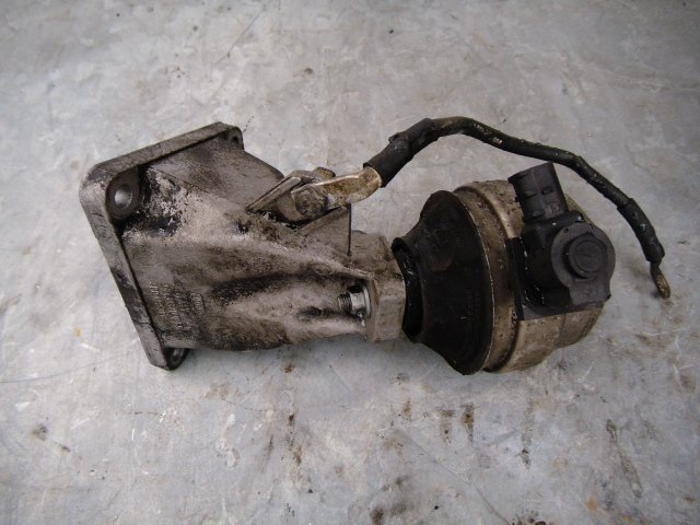 фото №1, Audi a6 c5 2.5 tdi кронштейн кронштейн 4b019930