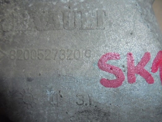 Renault 2.0 dci кронштейн генератора 8200527320 Оригінал