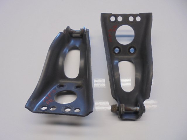 фото №1, Mercedes actros mp 3 кронштейн амортизатора перед a9433230240