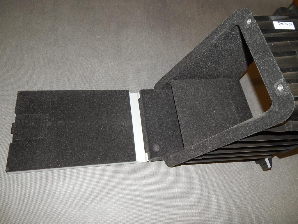 фото №4, Audi a8 d4 бардачок задний na аптечка 4h0885205c