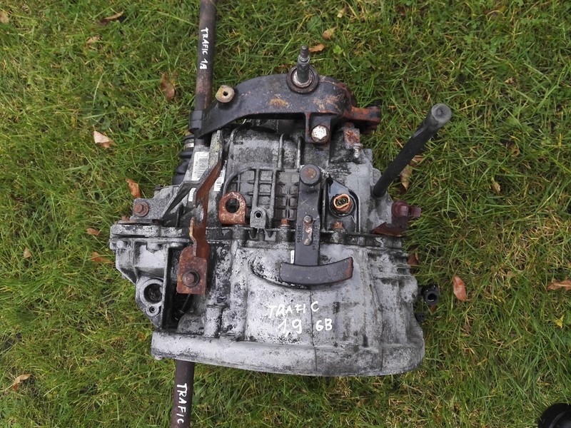 Привідний вал ліва короткий trafic vivaro primastar 1.9 dci Недорого