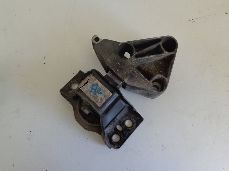 фото №1, Renault kangoo кронштейн подушка двигуна 8200549046