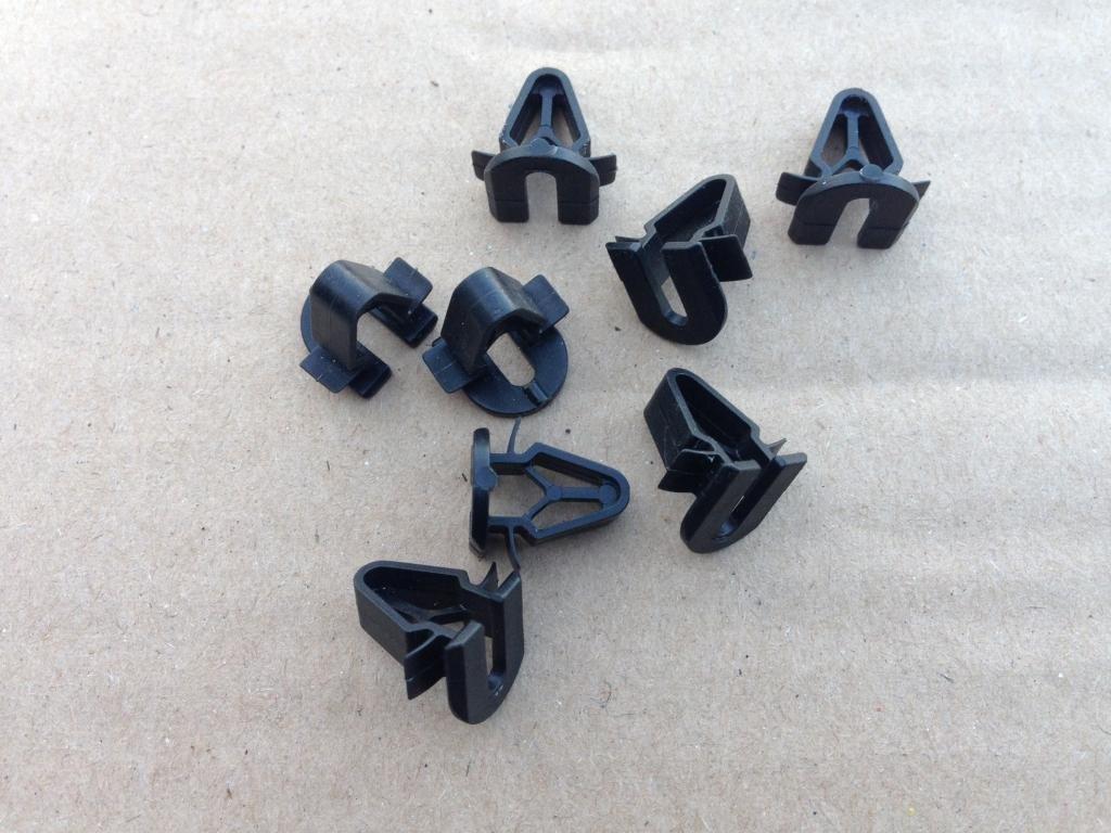 фото №1, Кришка кронштейн оббивка кришки задній volvo v40