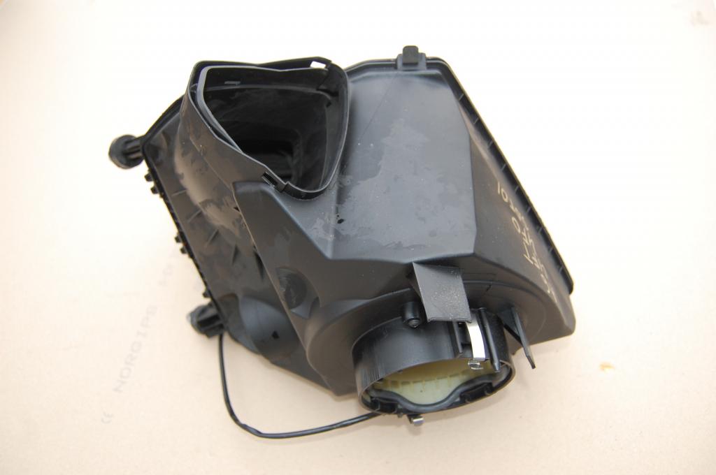 фото №1, Корпус фильтра воздуха audi a6 3,0tdi 4f0