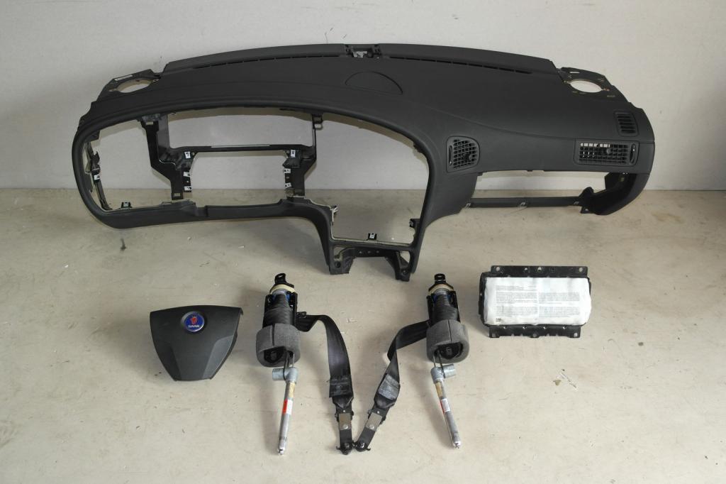 фото №1, Приборная панель приборная панель подушка безопасности saab 95 9'5 lift pas pulpit