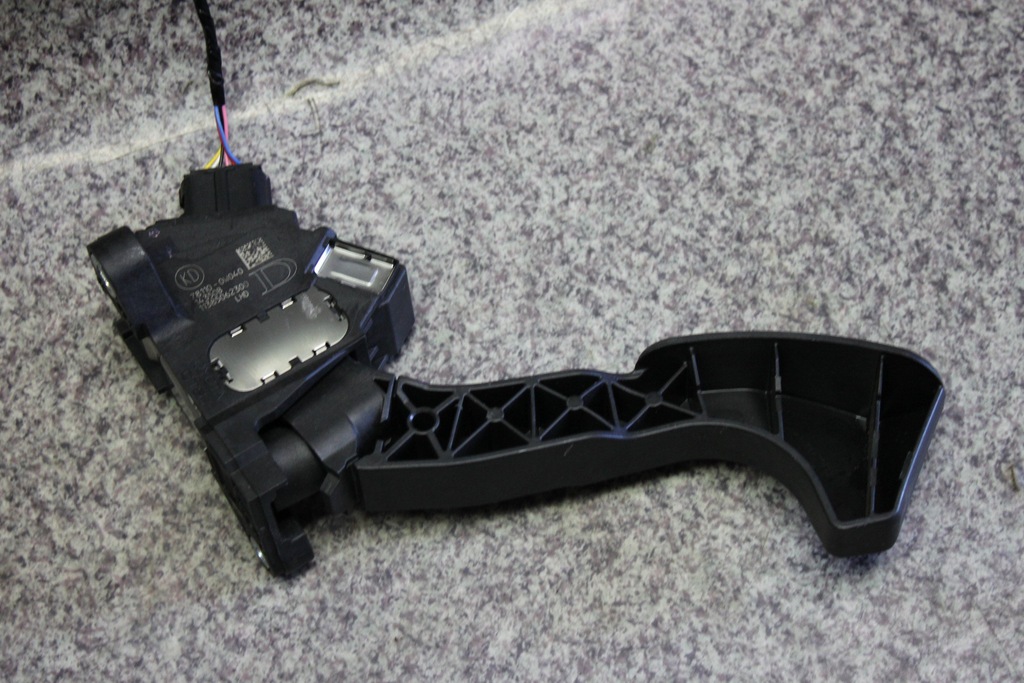 фото №1, Rav4 iv 13- 2.2 педаль газа потенциометр 781100w040